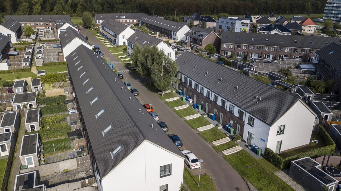 Woonwijk met Heijmans Huismerk conceptwoningen in Almere, Greenport.jpg