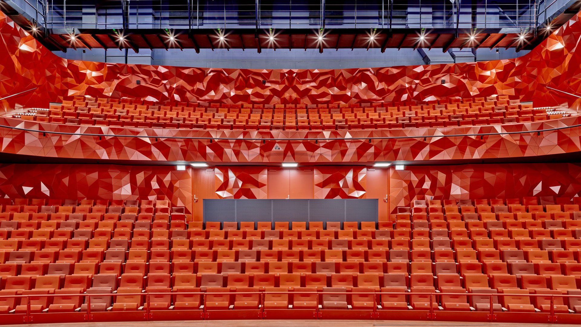 StudioRAP TheaterZuidplein RotterdamZuid HartvanZuid zaal.jpg