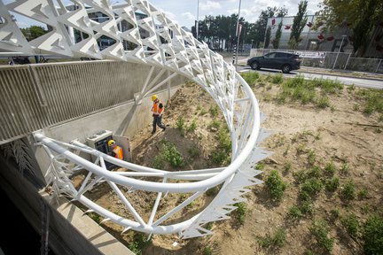 installatie_lichtkunstwerk_zwerm_montgomerylaan_eindhoven_heijmans_3.jpg