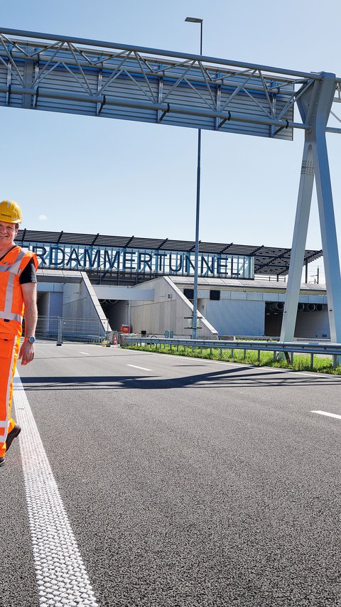 A9 Gaasperdammertunnel #3 IXAS Amsterdam Heijmans Robin en Twan weg.jpg