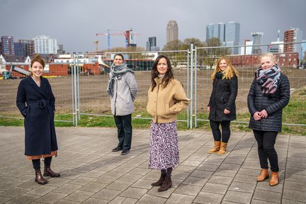 Teamfoto De Leeuwenkuil RotterdamZuid Heijmans maart 2021.jpg