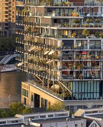 Groene flat, gebouwd door Heijmans.