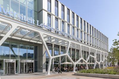 Entree Gorlaeus Gebouw Universiteit Leiden