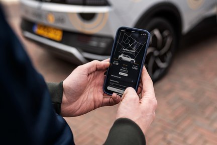 Heijmans_WeDriveSolar_bidirectionele_laadpaal_Greenville_Utrecht app 1.jpg