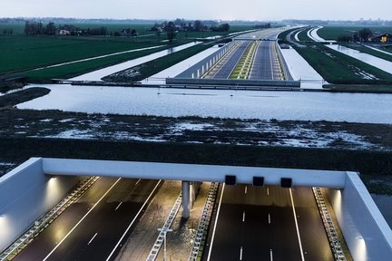 Ketheltunnel A4 Delft Schiedam schemering