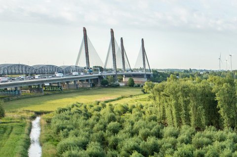 02 Dronefoto Heijmans infra dijkversterking GoWa