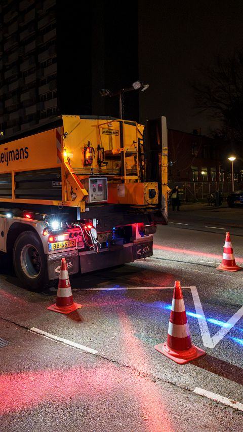 Werkmaterieel van Heijmans met intelligent veiligheidssysteem voor reductie van aanrijdgevaar op de bouwplaats
