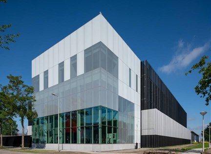 gebouw datacenter Equinix Amsterdam Heijmans.jpg