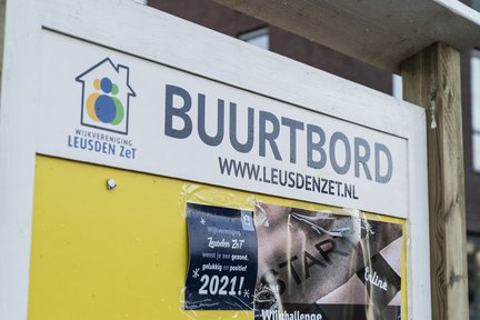 Maanwijk Leusden bord bewoners LeusdenaanZet.jpg