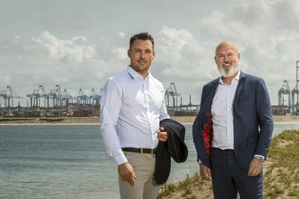 Matthijs den Boef en Nick van 't Klooster in de Rotterdamse havens