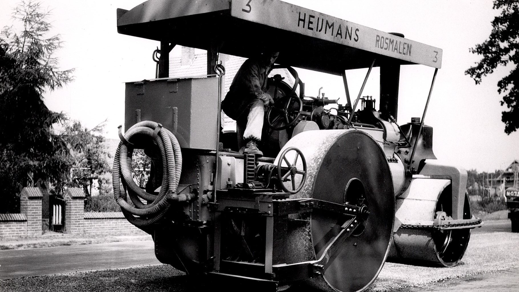 aanleg-asfaltweg-heesch-nistelrode-1955