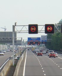 Amsterdam_Ringweg_A10_matrixborden_20090516-e1592382976295