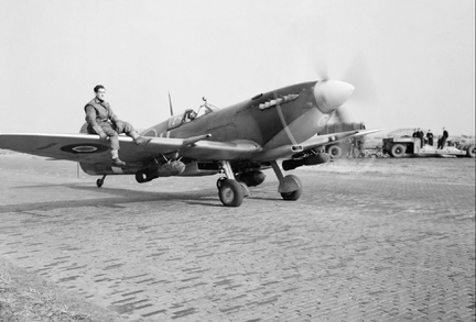 Canadese Spitfire.png