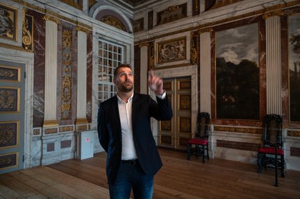 Frans van Kruijl geeft een rondleiding door Paleis Het Loo