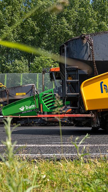 Groot materiaal op de snelweg A2