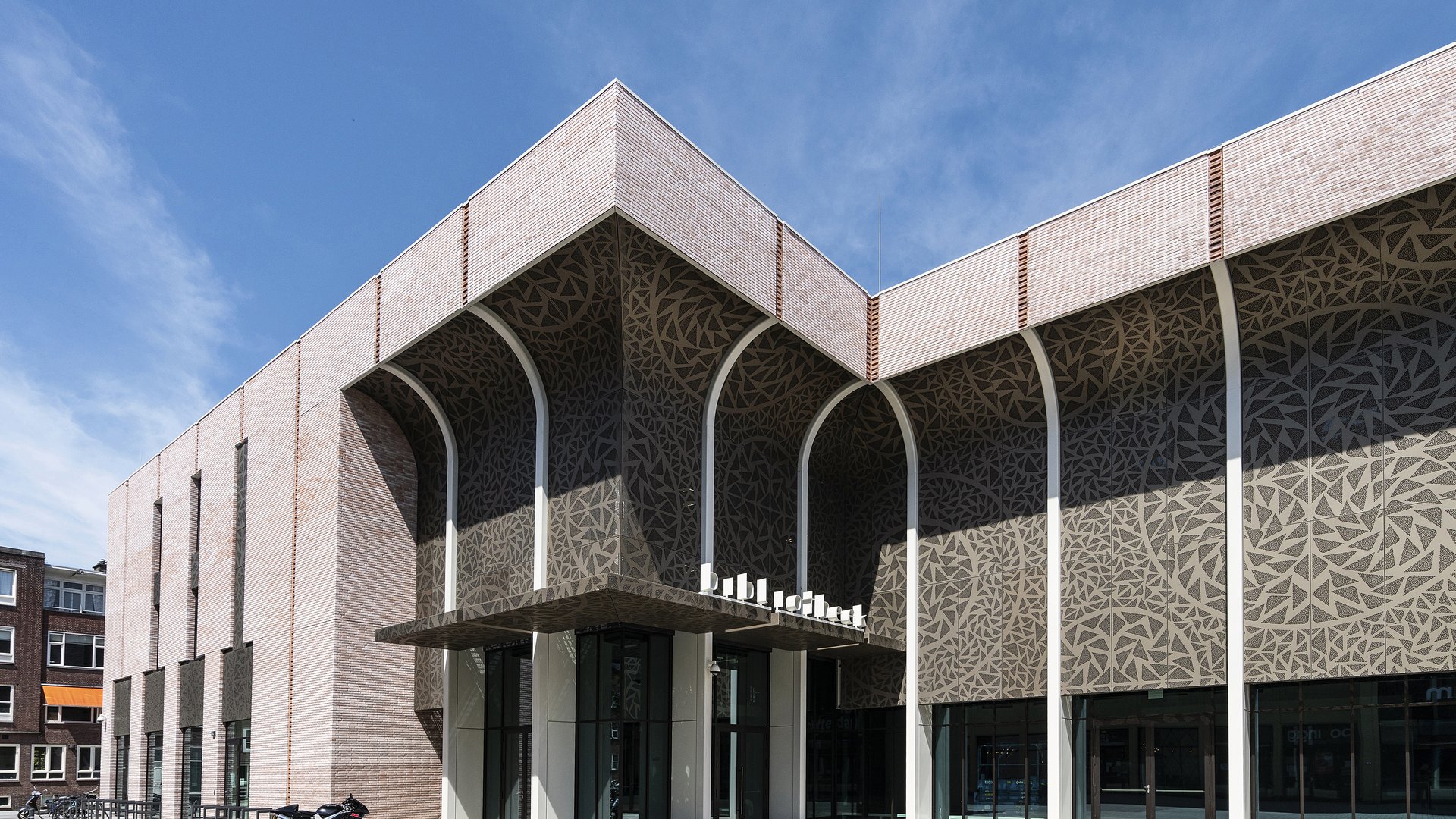 Theater Zuidplein Hart van Zuid Rotterdam Heijmans exterieur gevel.jpg