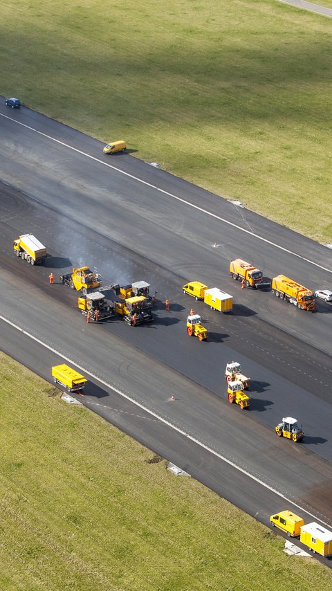 Halfjaarcijfers 2021 - Schiphol - Polderbaan.jpg