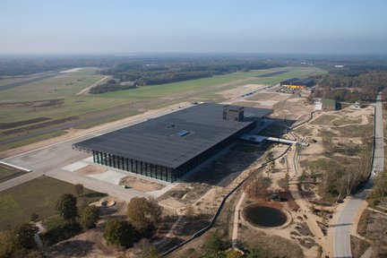 Nationaal Militair Museum Soesterberg dak Heijmans.jpg