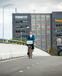 Fietsinfrastructuur - milou_op_de_fiets_heijmans_kantoor_rosmalen