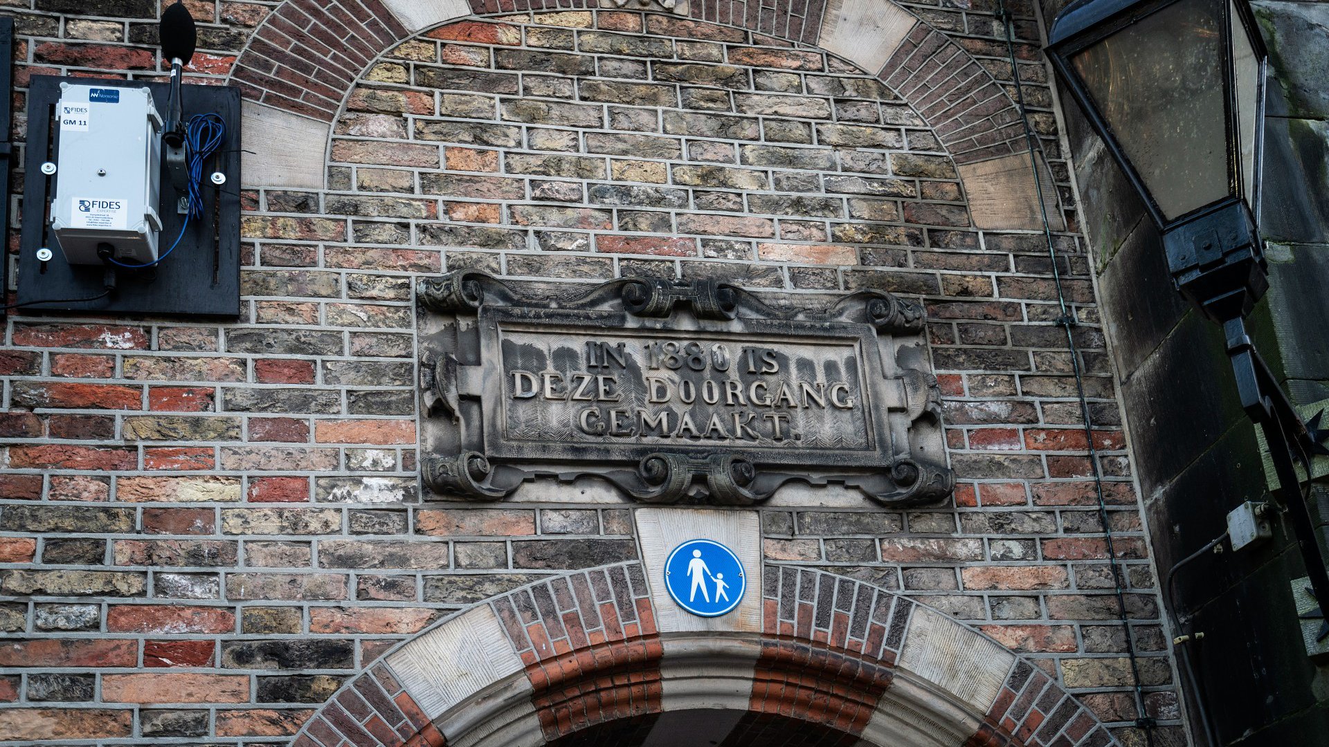 Heijmans_Binnenhof_Den Haag_poort.jpg