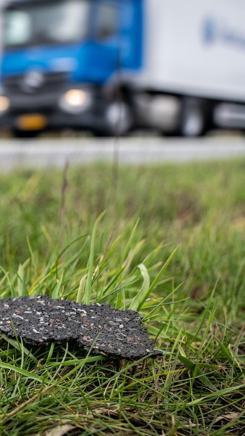 Heijmans onderzoek naar bermvervuiling door microplastics