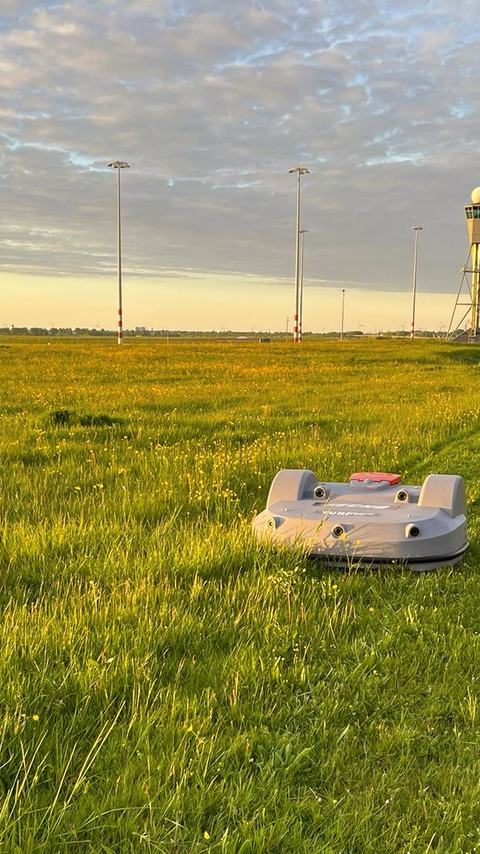 Robotmaaier Schiphol