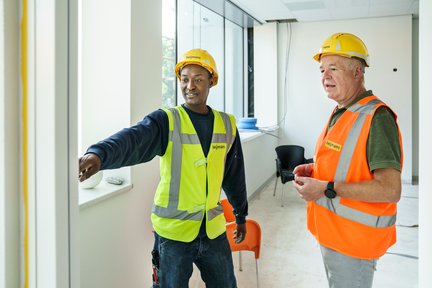 Statushouders buddies Har Willigers en Cheikhou Sow Maastricht 2.jpg
