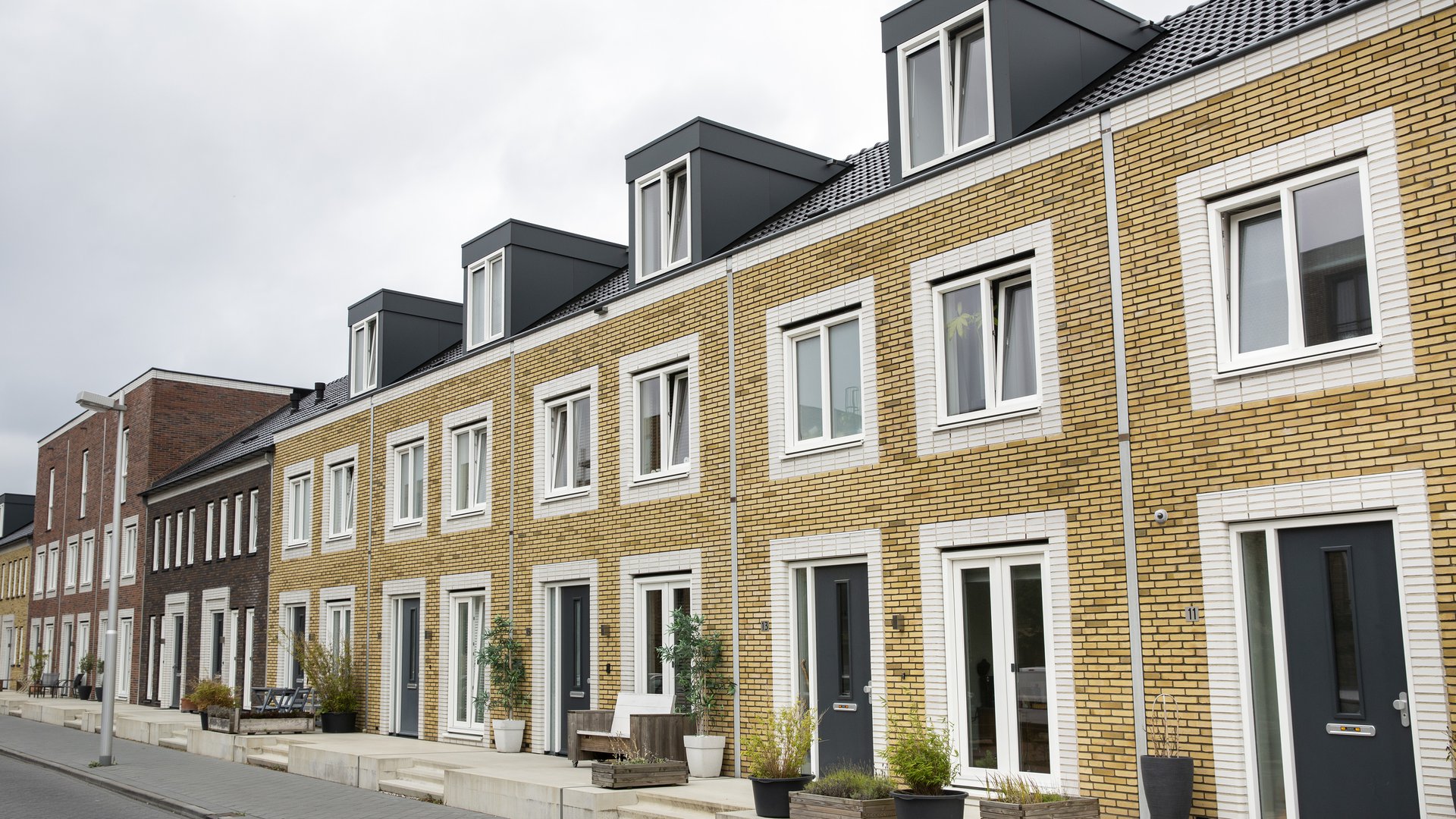 Voorkant gevel Heijmans Huismerk woning Utrecht Grauwaart.jpg