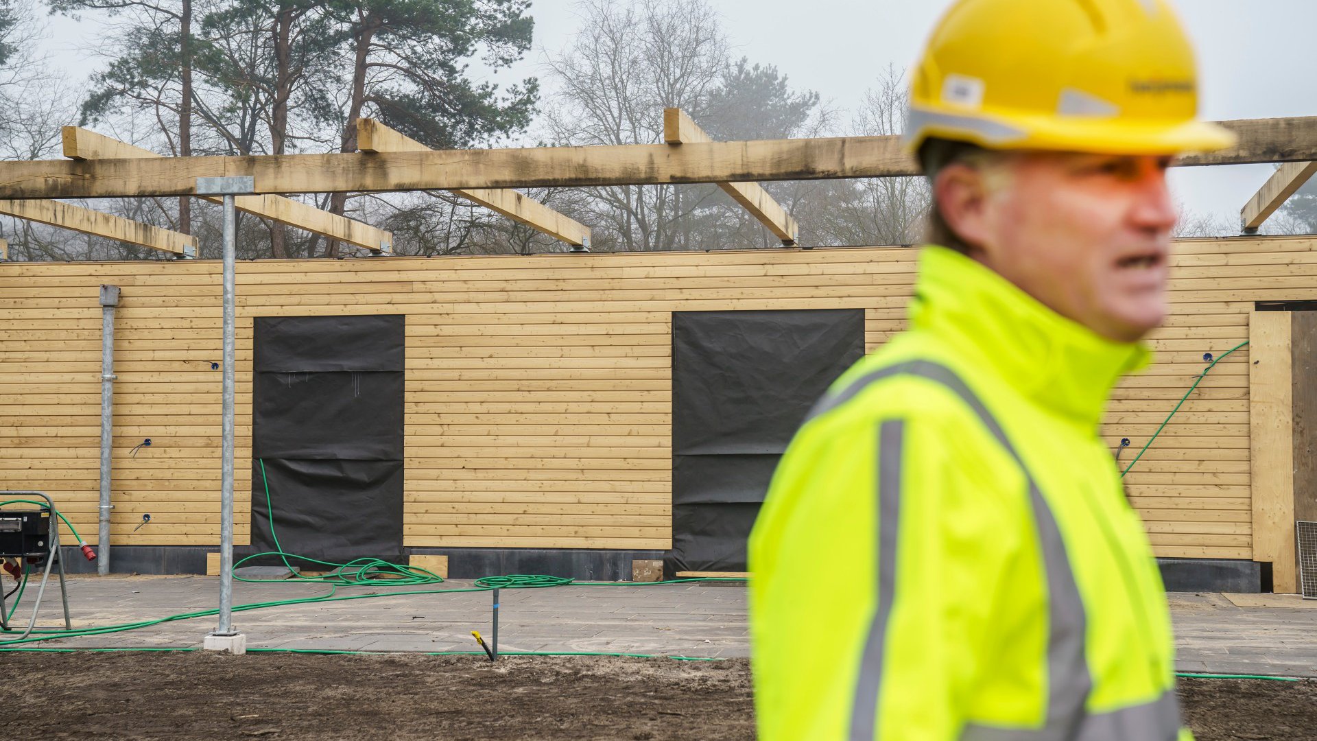 Erik Vos Heijmans Huizen zwembad Sijsjesberg renovatie duurzaamheid hout maart 2021.jpg