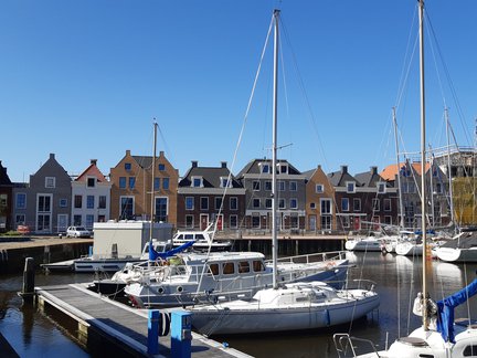 Zuiderhaven Harlingen jachthaven woningen achtergrond.jpg